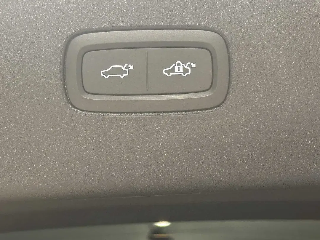 Volvo EX90 AWD Twin Motor - Thumbnail 13