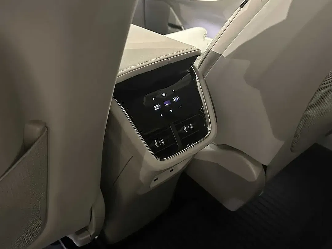 Volvo EX90 AWD Twin Motor - Thumbnail 6