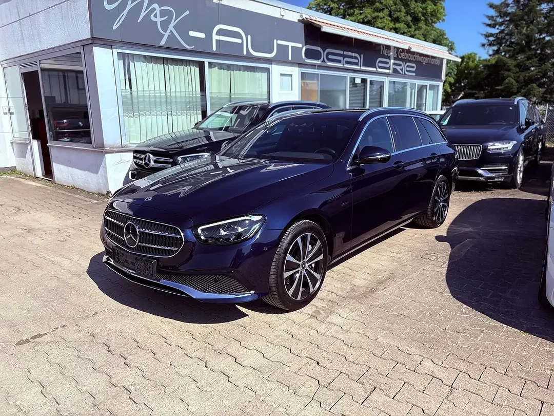 Mercedes-Benz E 300 4MATIC - Afbeelding 1