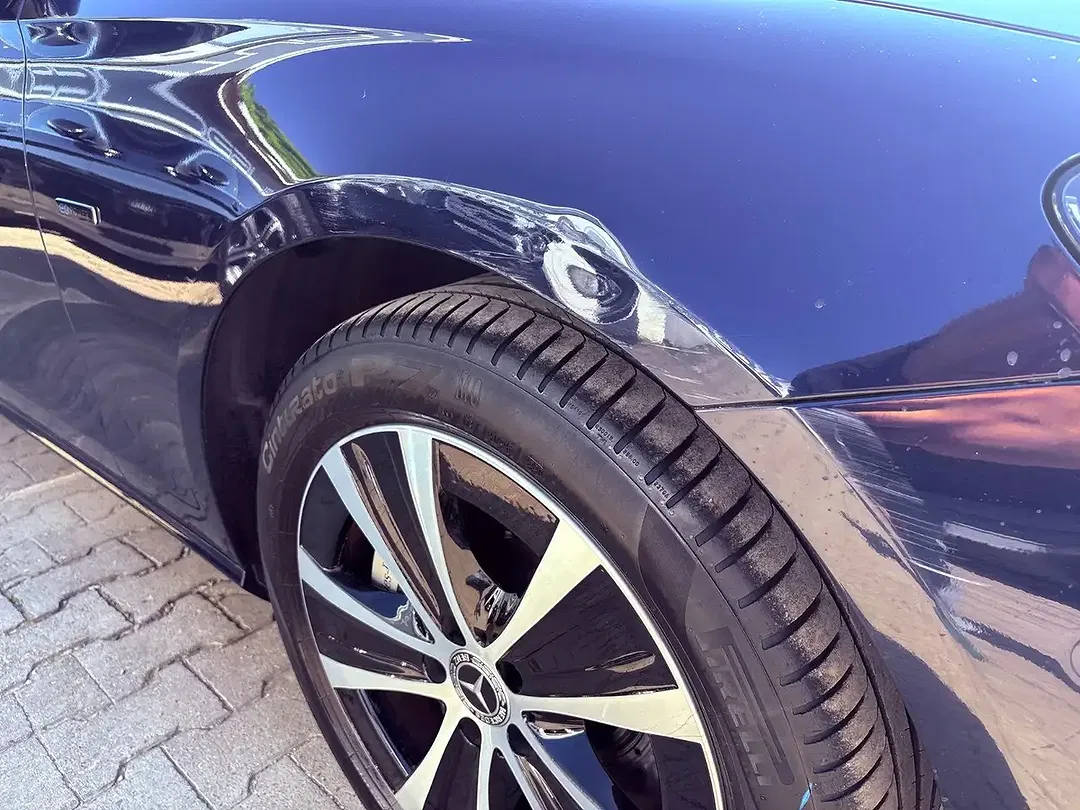Mercedes-Benz E 300 4MATIC - Thumbnail 6