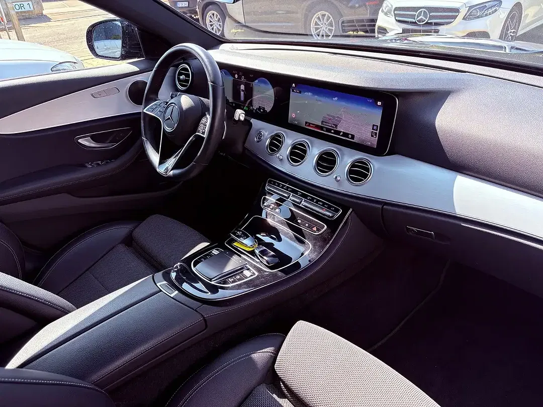 Mercedes-Benz E 300 4MATIC - Thumbnail 8