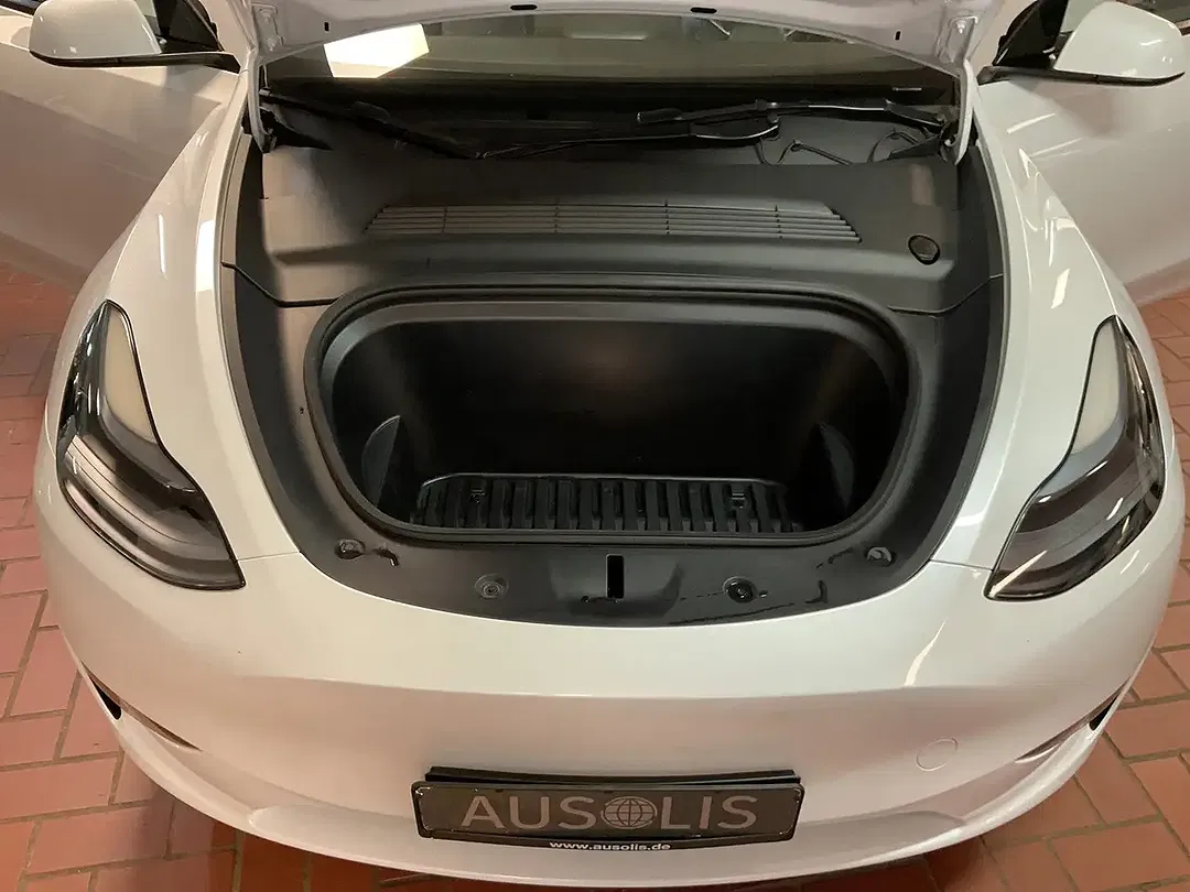 Tesla Model Y AWD Dual Motor Long Range - Thumbnail 12