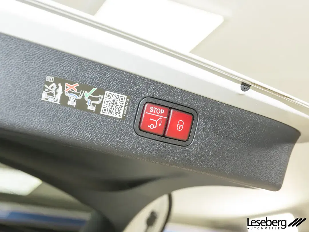 Mercedes-Benz E 300 4MATIC AMG - Thumbnail 11