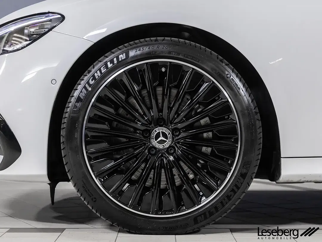 Mercedes-Benz E 300 4MATIC AMG - Thumbnail 7
