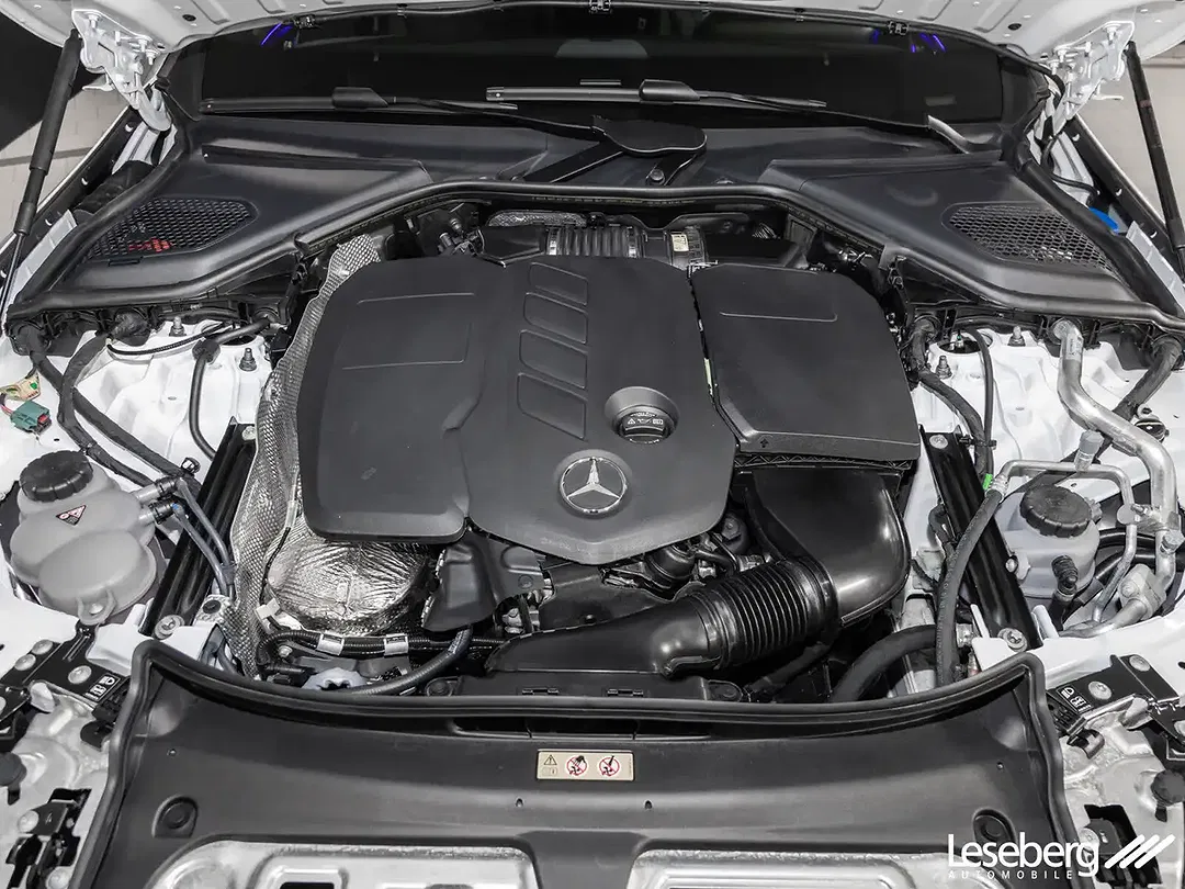 Mercedes-Benz E 300 4MATIC AMG - Thumbnail 8