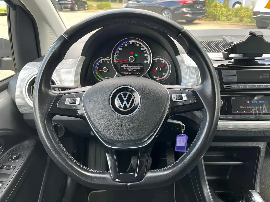 Volkswagen up! Style Plus - Thumbnail 10