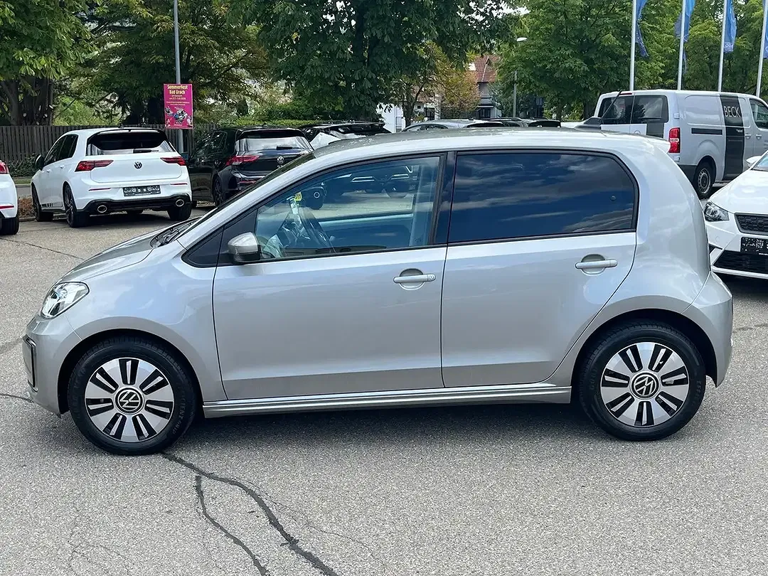 Volkswagen up! Style Plus - Thumbnail 3