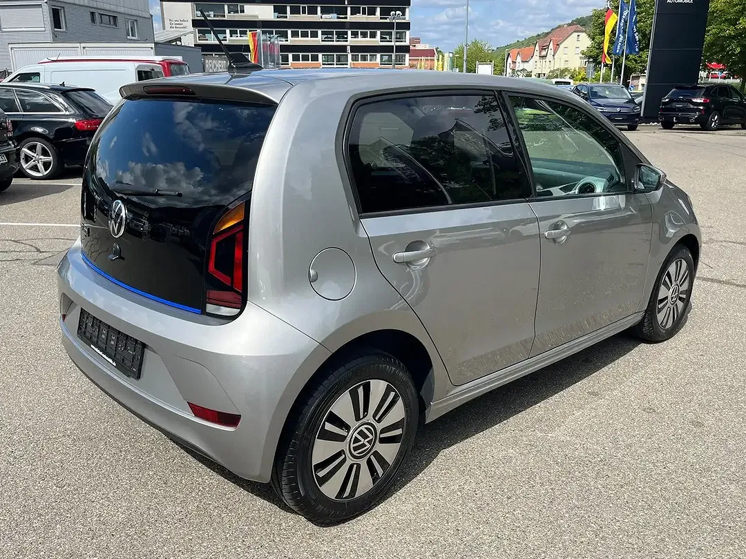 Volkswagen up! Style Plus - Thumbnail 7
