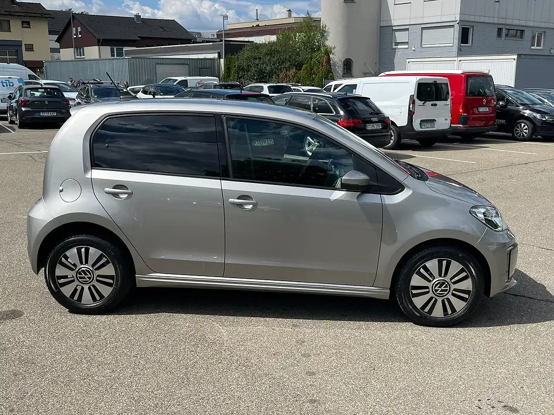 Volkswagen up! Style Plus - Thumbnail 8
