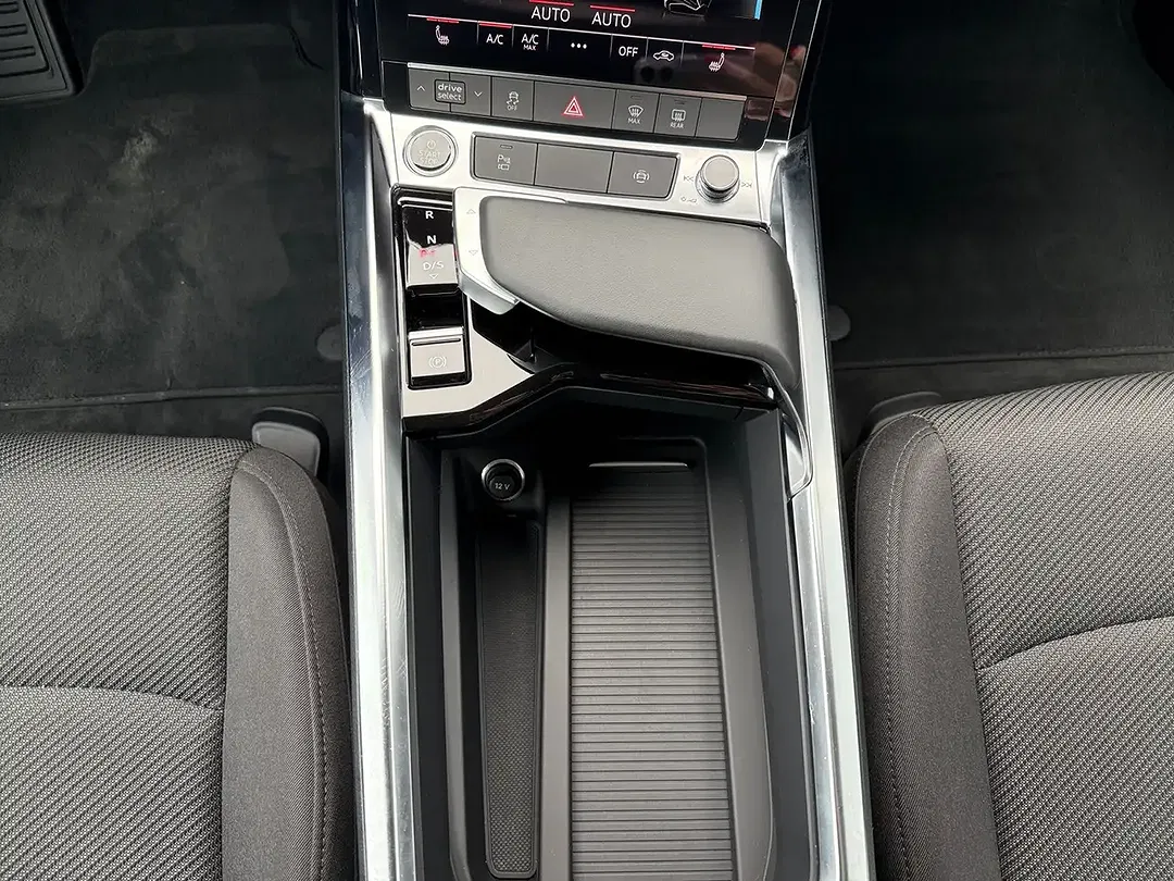 Audi Q8 e-tron 55 quattro - foto 14