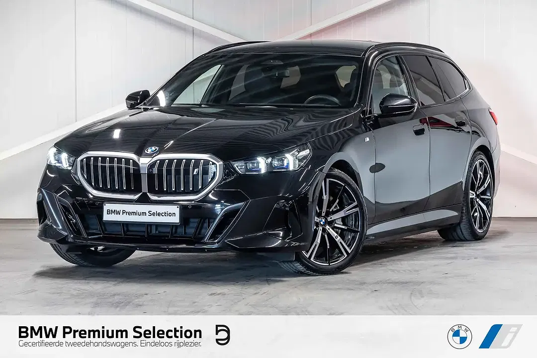 BMW i5 eDrive Touring M Sport - Thumbnail 1
