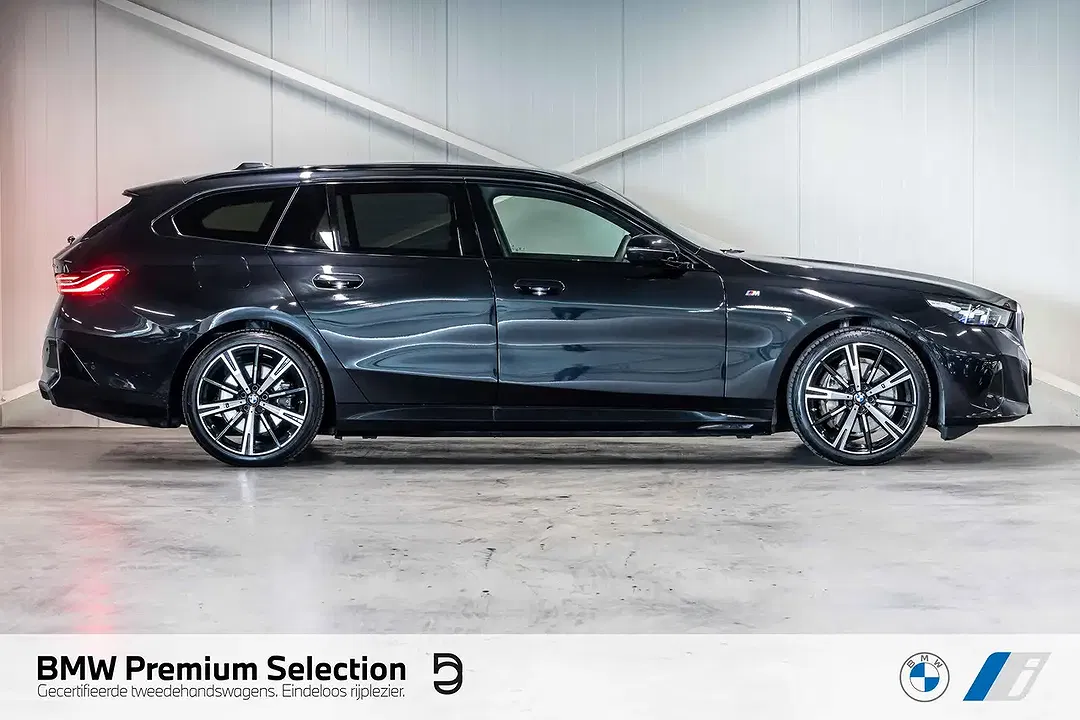 BMW i5 eDrive Touring M Sport - Thumbnail 3