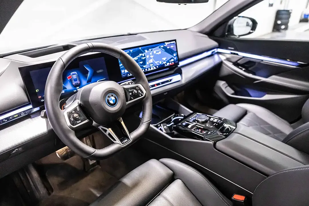 BMW i5 eDrive Touring M Sport - Thumbnail 7