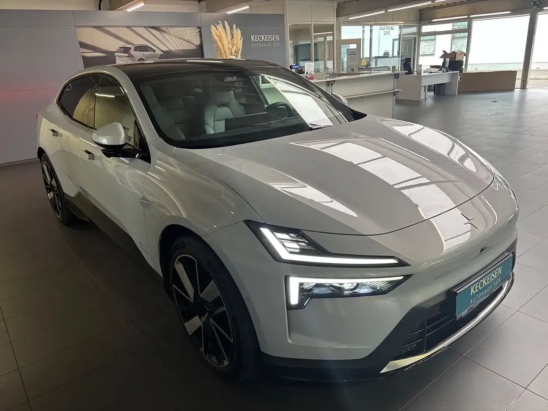 Polestar 4 Long Range Pilot Plus - Thumbnail 3