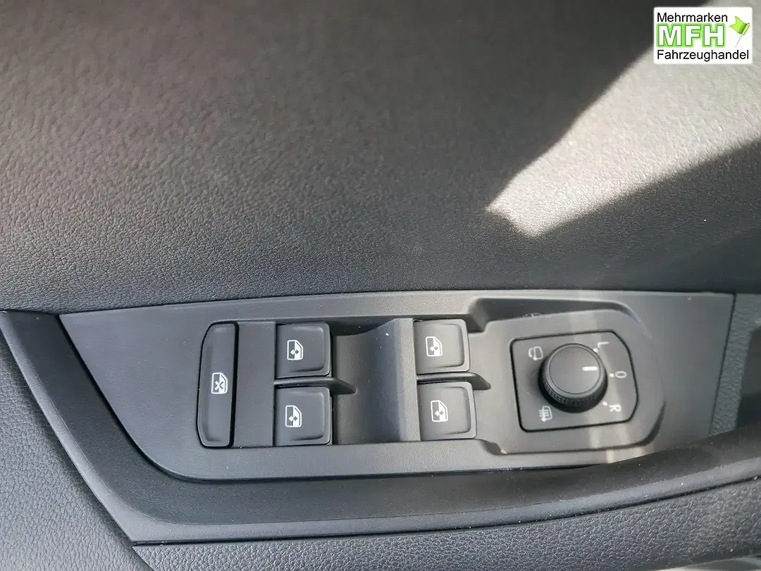 Skoda Karoq 2.0 TDI DSG 4x4 Sportline - Thumbnail 9