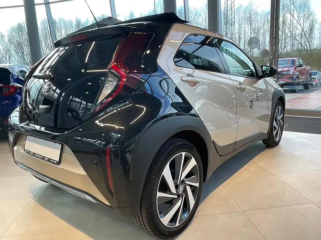 Toyota Aygo Air - Thumbnail 8