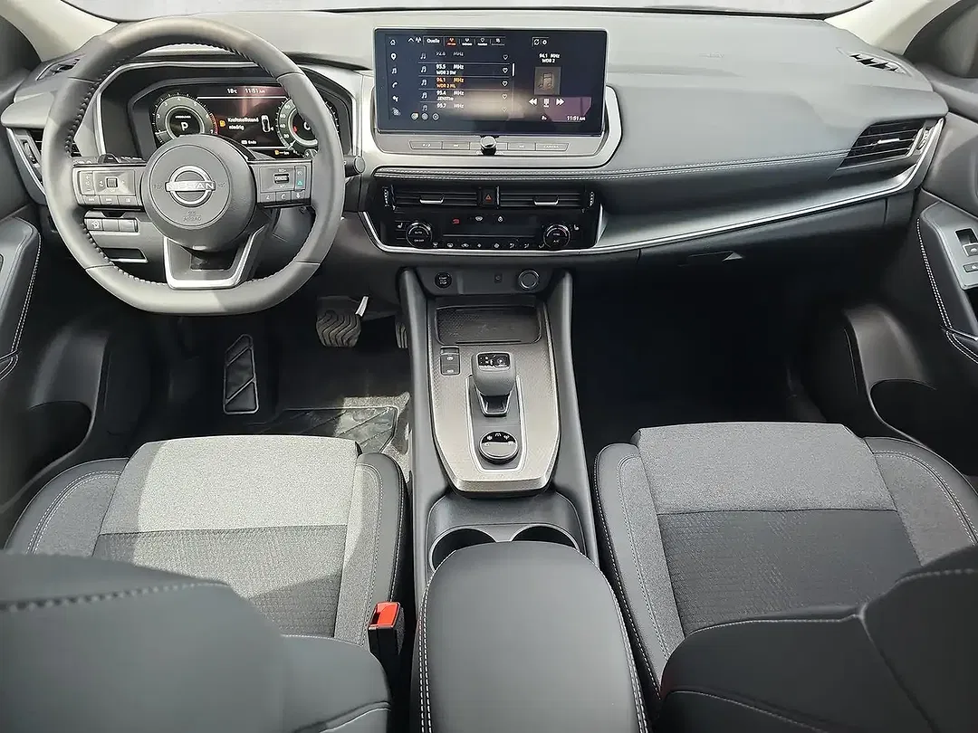 Nissan Qashqai 1.3 DIG-T Xtronic 4x4 N-Connecta - Thumbnail 11