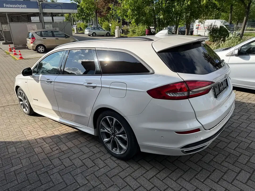 Ford Mondeo Hybrid ST-Line - Thumbnail 12