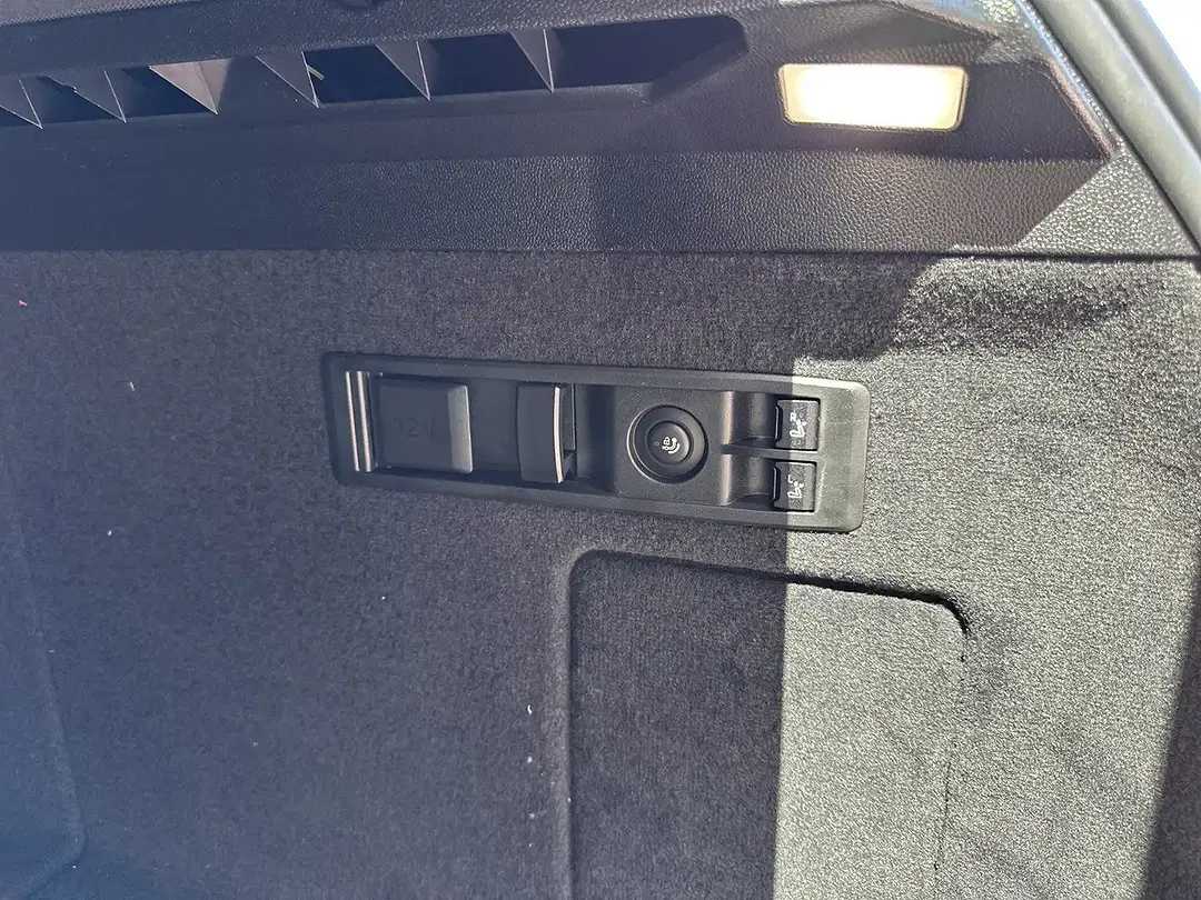 BMW iX xDrive M - Thumbnail 13
