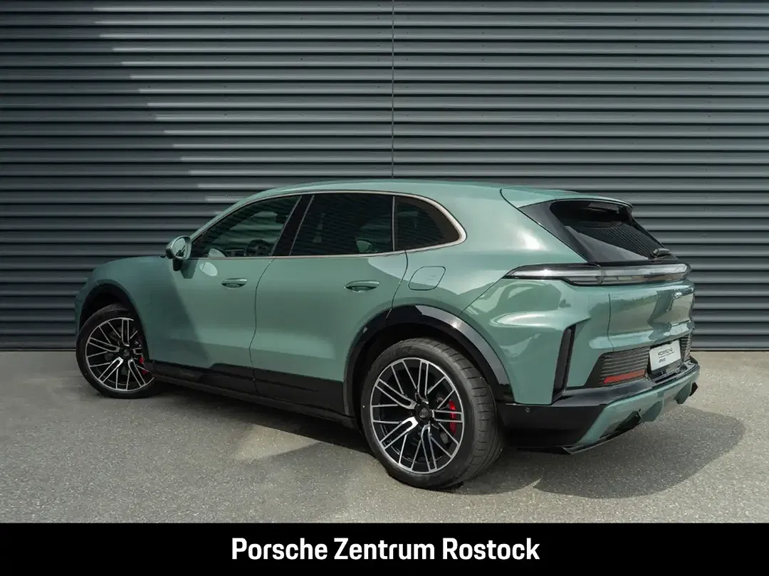 Porsche Cayenne EV Turbo - Thumbnail 23