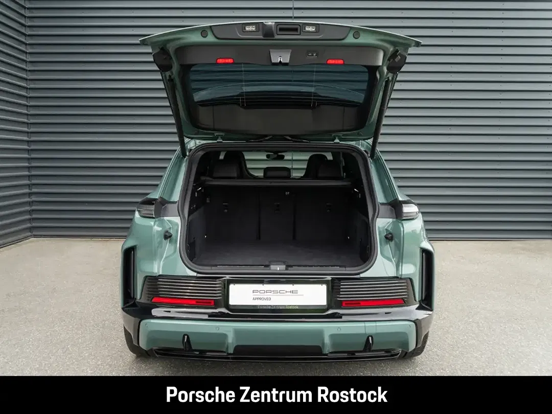 Porsche Cayenne EV Turbo - Thumbnail 4