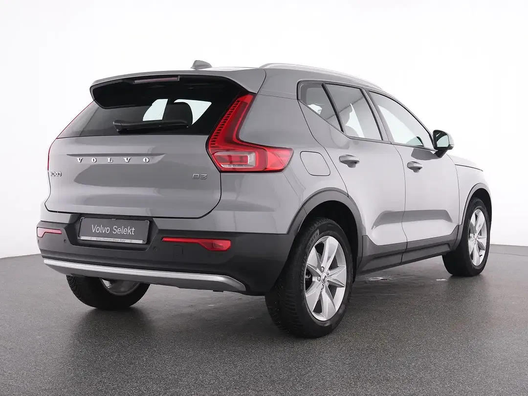 Volvo XC40 B3 Core - Thumbnail 2