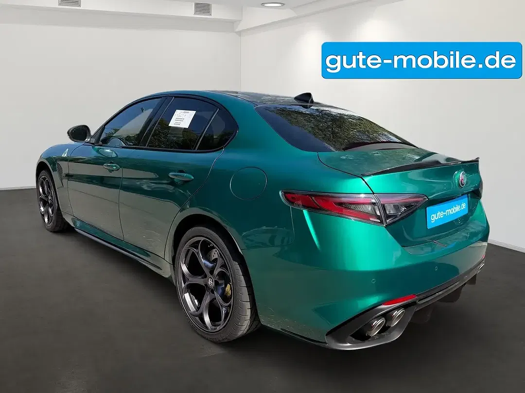 Alfa Romeo Giulia Quadrifoglio - Thumbnail 11