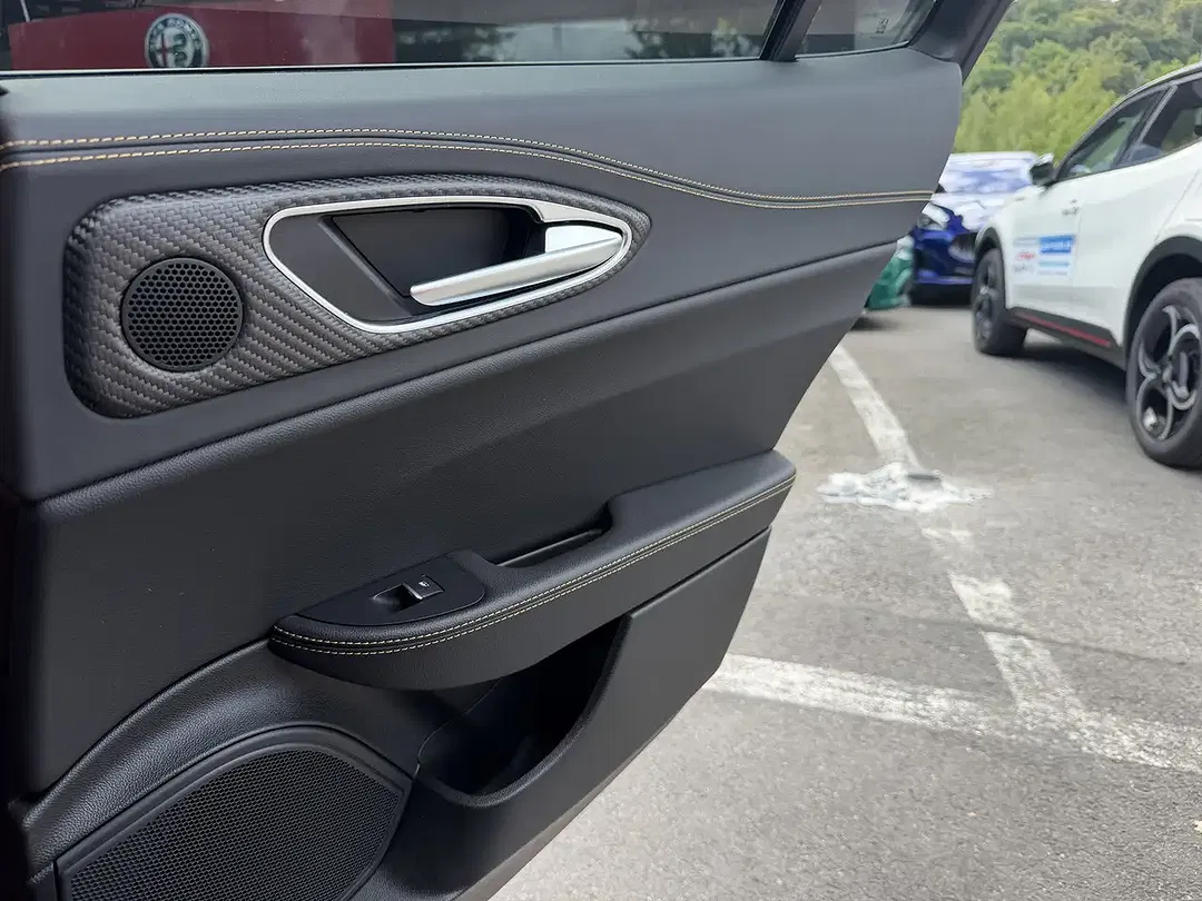 Alfa Romeo Giulia Quadrifoglio - Thumbnail 13
