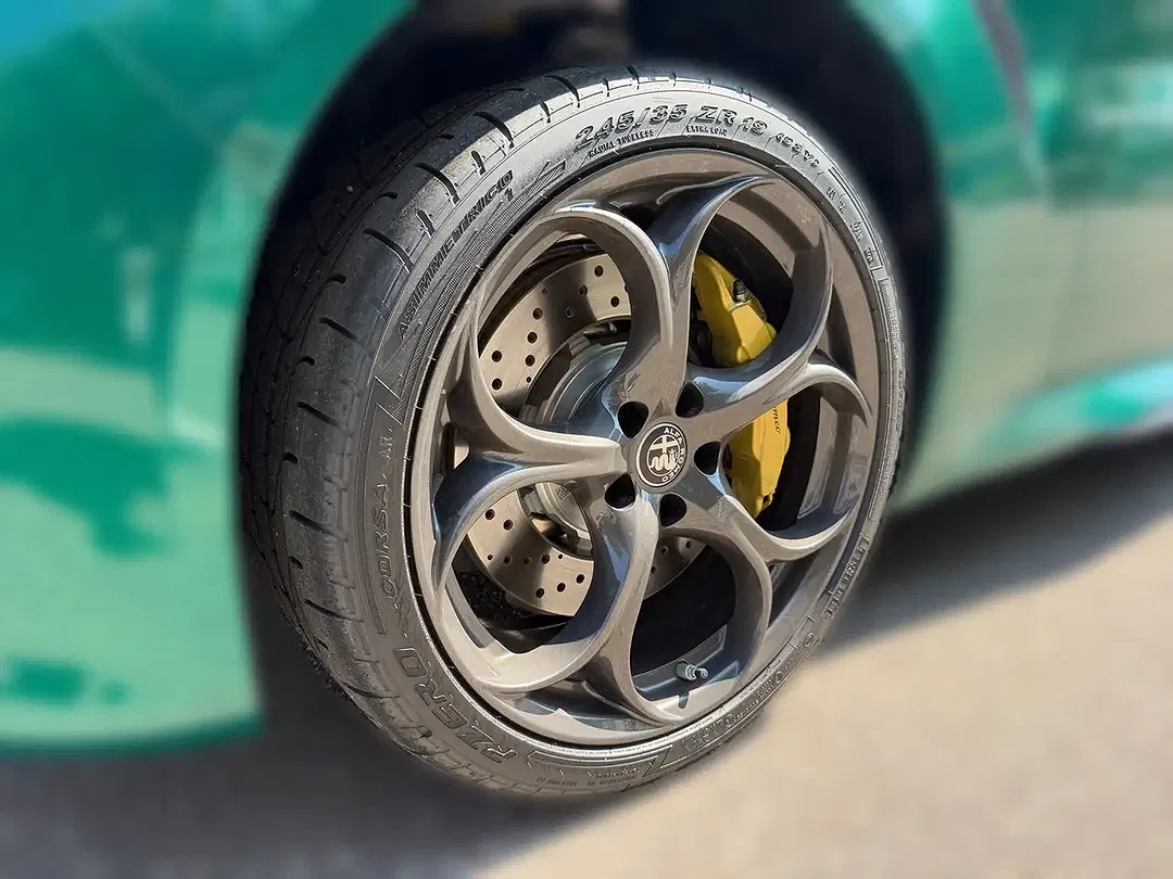Alfa Romeo Giulia Quadrifoglio - Thumbnail 3