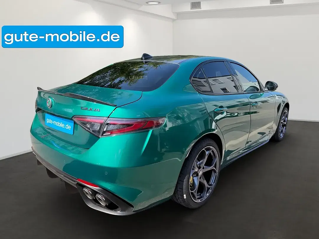 Alfa Romeo Giulia Quadrifoglio - Thumbnail 9