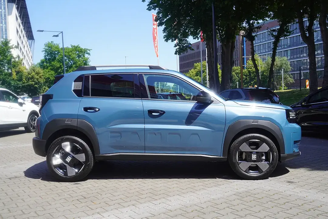 Fiat Grande Panda 1.2 Hybrid AUT La Prima - Thumbnail 4