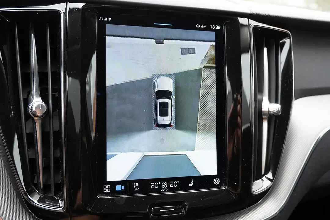 Volvo XC60 B4 2.0 MHEV Plus Dark - Thumbnail 20