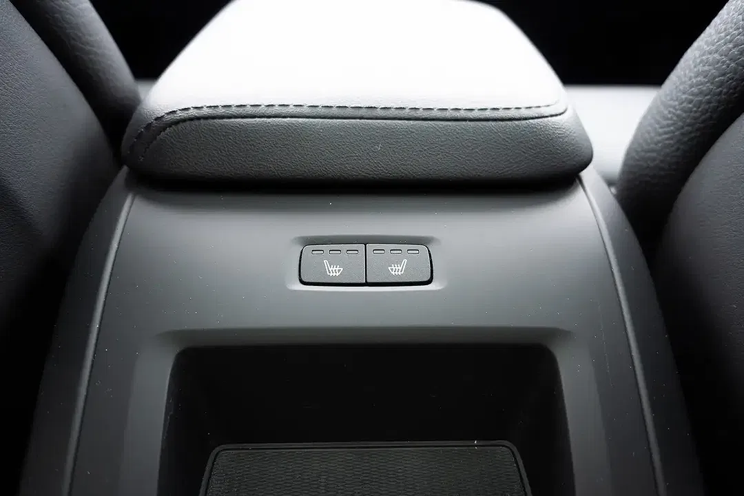 Volvo XC60 B4 2.0 MHEV Plus Dark - Thumbnail 29