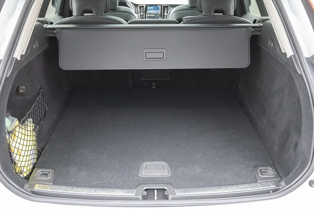 Volvo XC60 B4 2.0 MHEV Plus Dark - Thumbnail 31