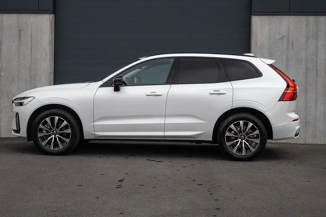 Volvo XC60 B4 2.0 MHEV Plus Dark - Thumbnail 6