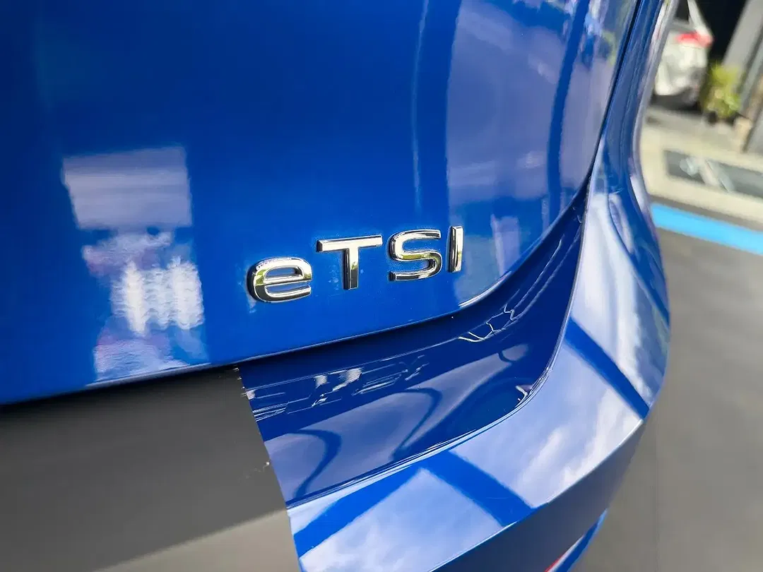Volkswagen Golf R-Line - Thumbnail 12