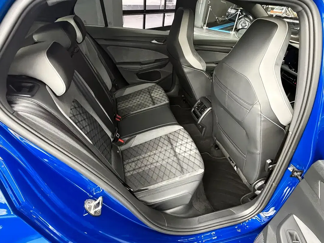 Volkswagen Golf R-Line - Thumbnail 13