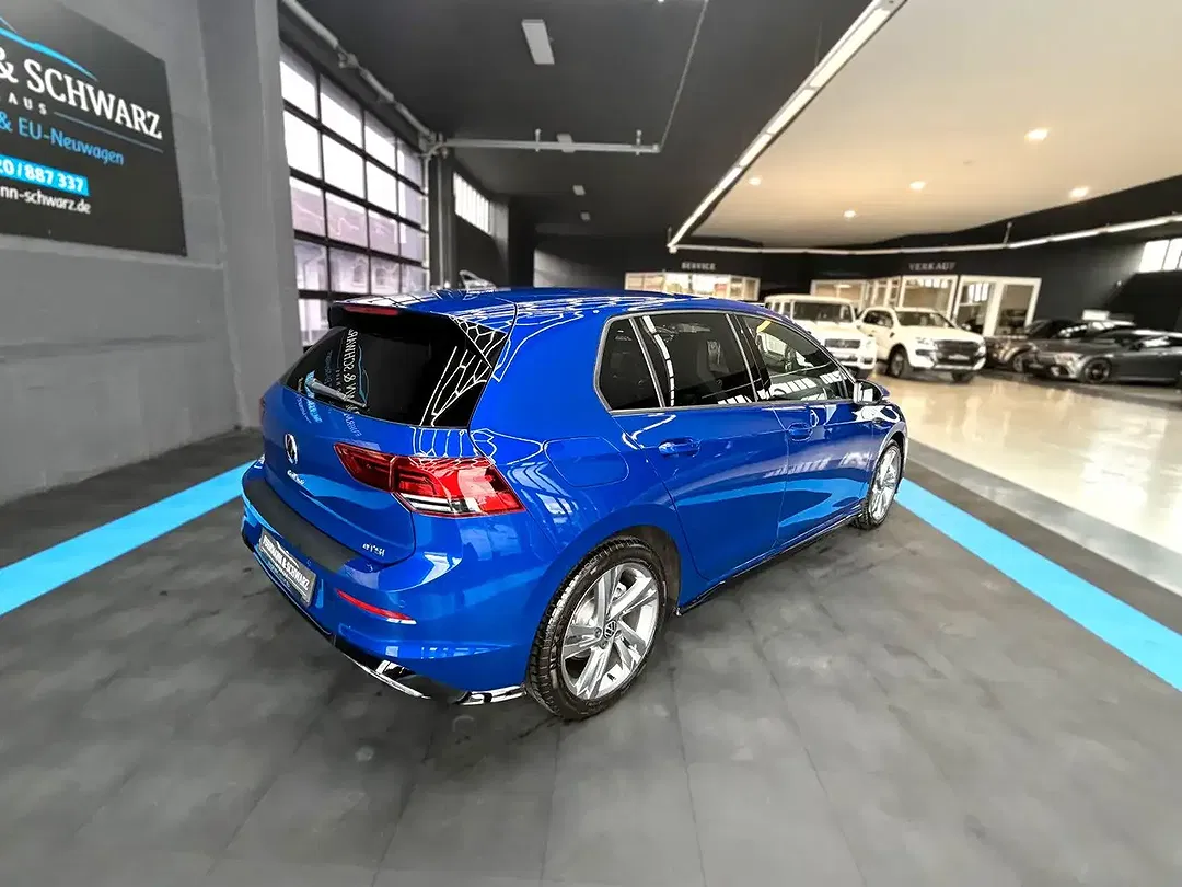 Volkswagen Golf R-Line - Thumbnail 3