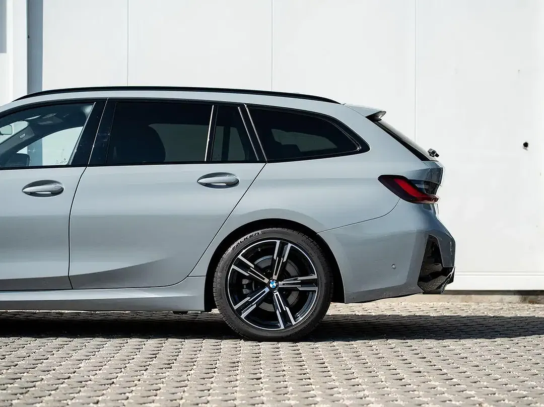 BMW 318 Touring M Sport - Thumbnail 11