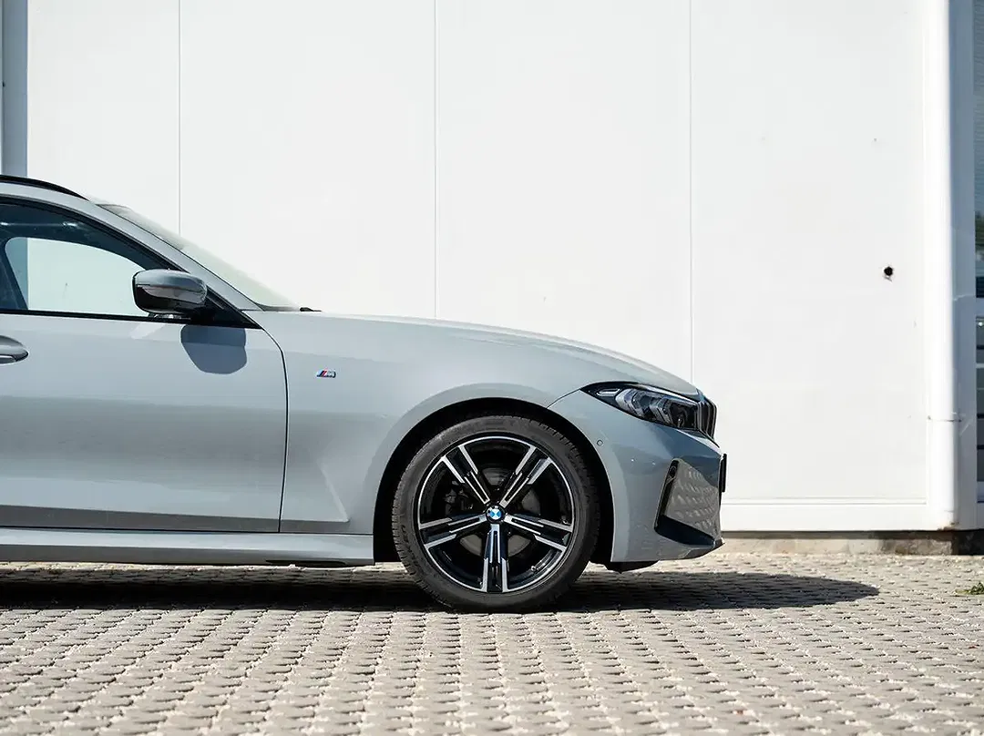 BMW 318 Touring M Sport - Thumbnail 7