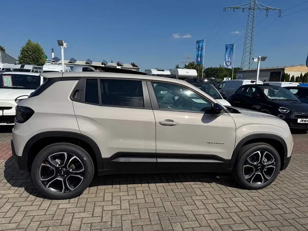 Jeep Avenger AUT Summit - Thumbnail 10