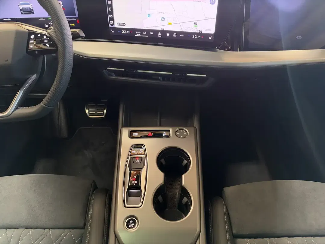 Audi Q4 e-tron quattro Matrix LED S line - Thumbnail 13