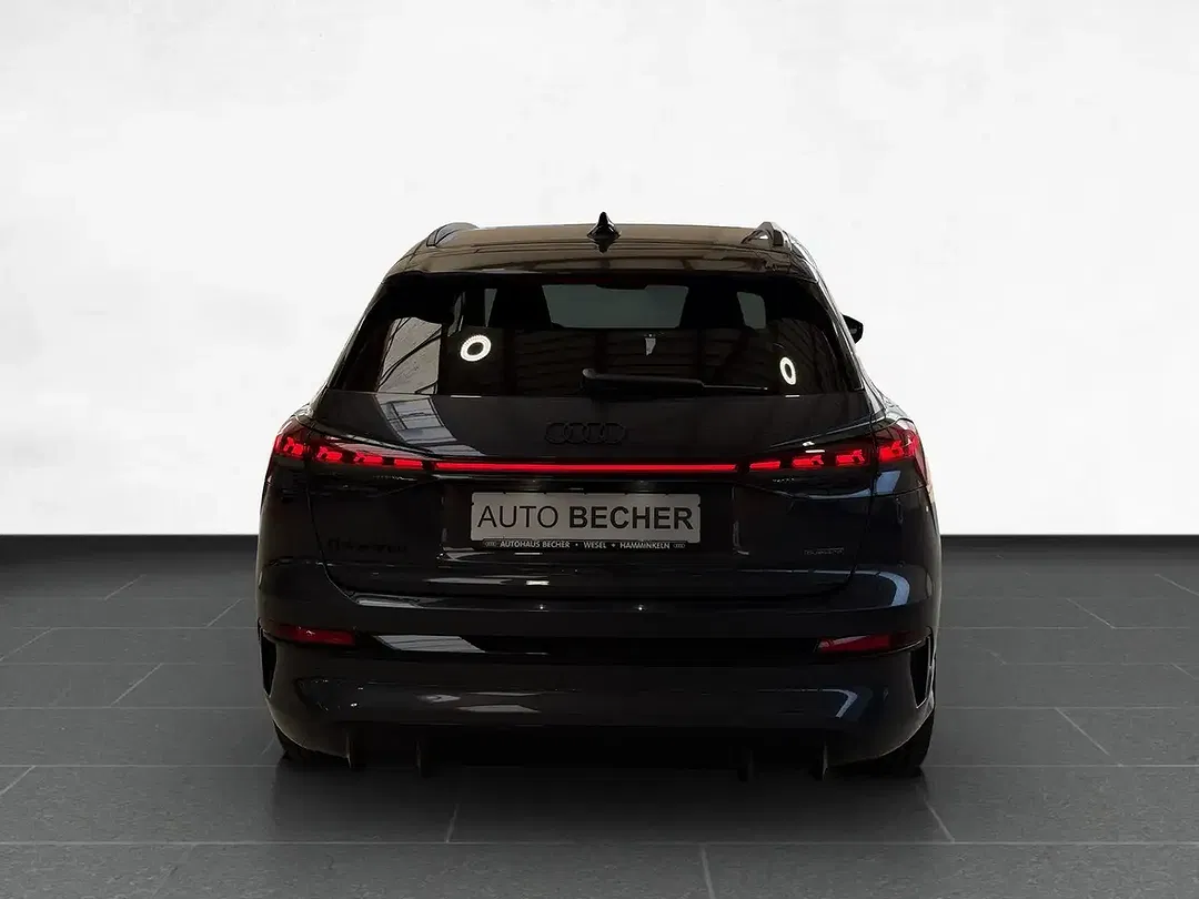 Audi Q4 e-tron quattro Matrix LED S line - Thumbnail 4