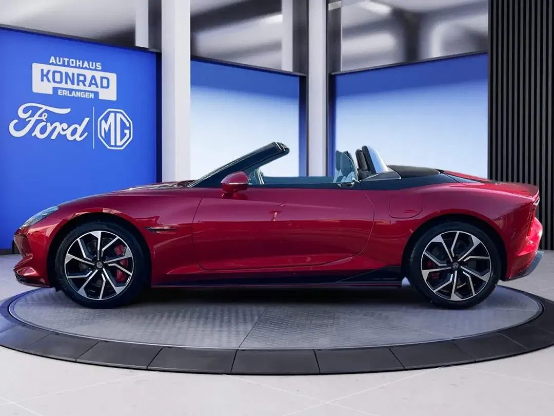 MG Cyberster - Thumbnail 3