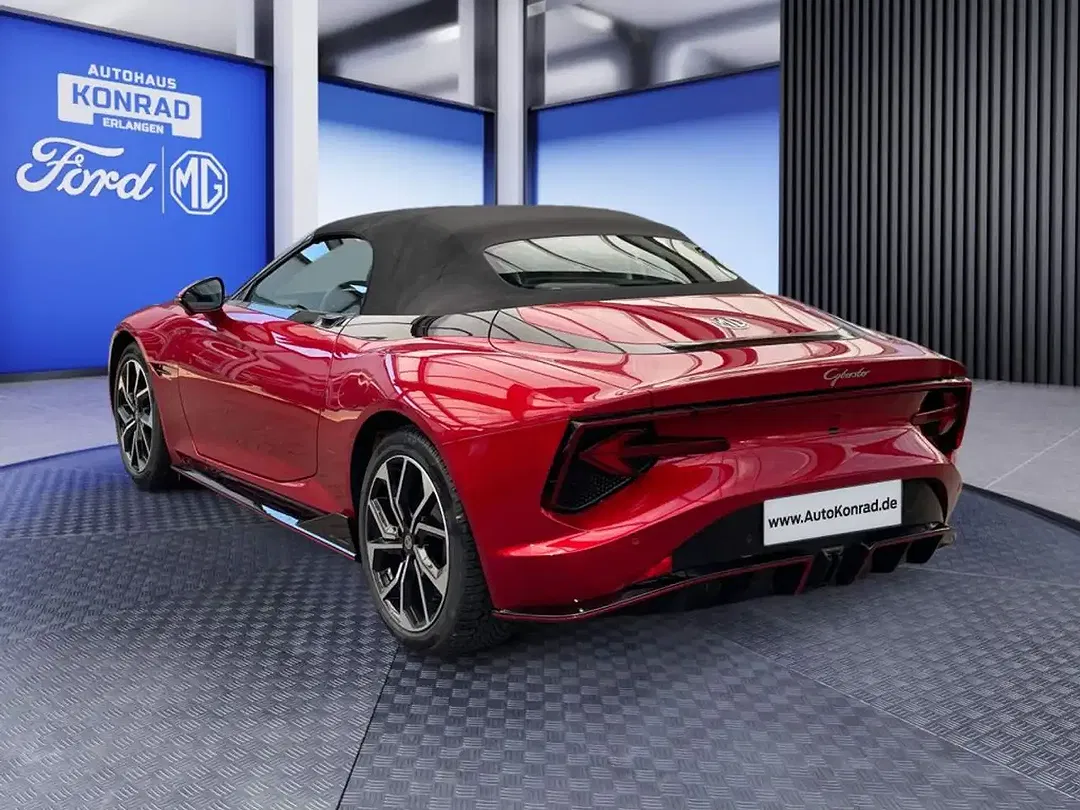 MG Cyberster - Thumbnail 4