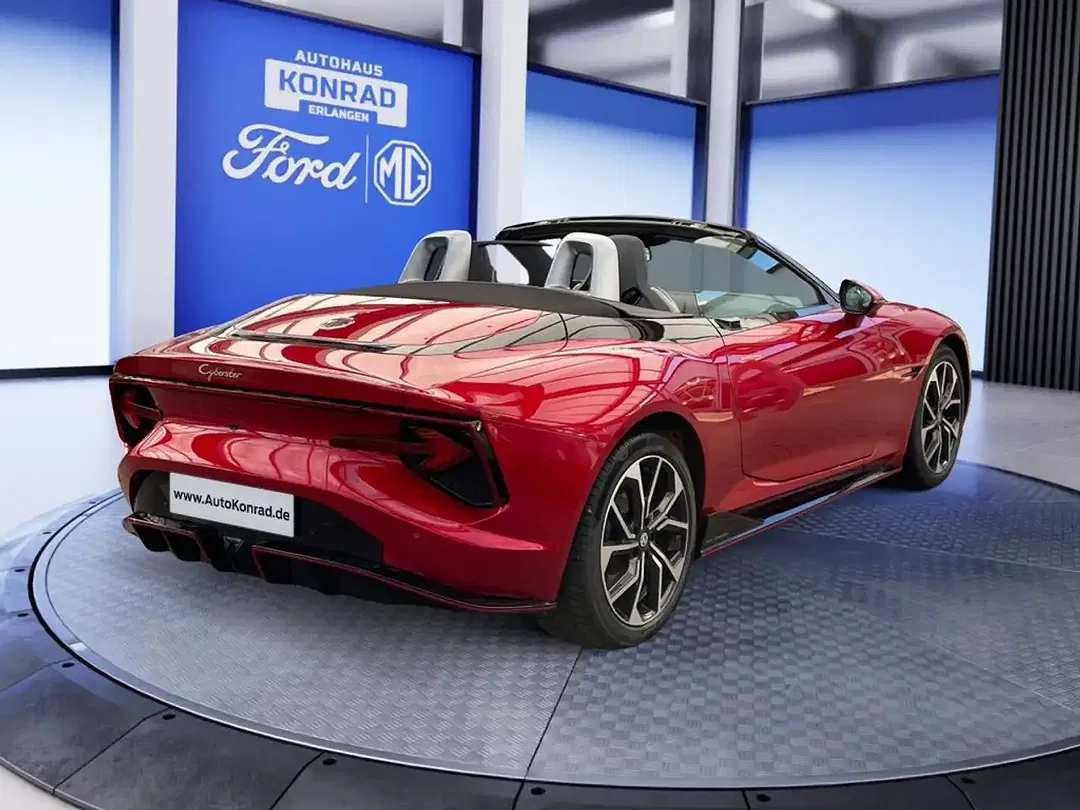 MG Cyberster - Thumbnail 5