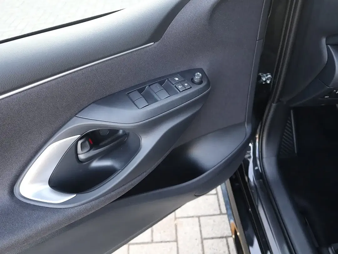 Mazda 2 1.5 VVT-i CVT Hybrid Centre-Line - Thumbnail 10