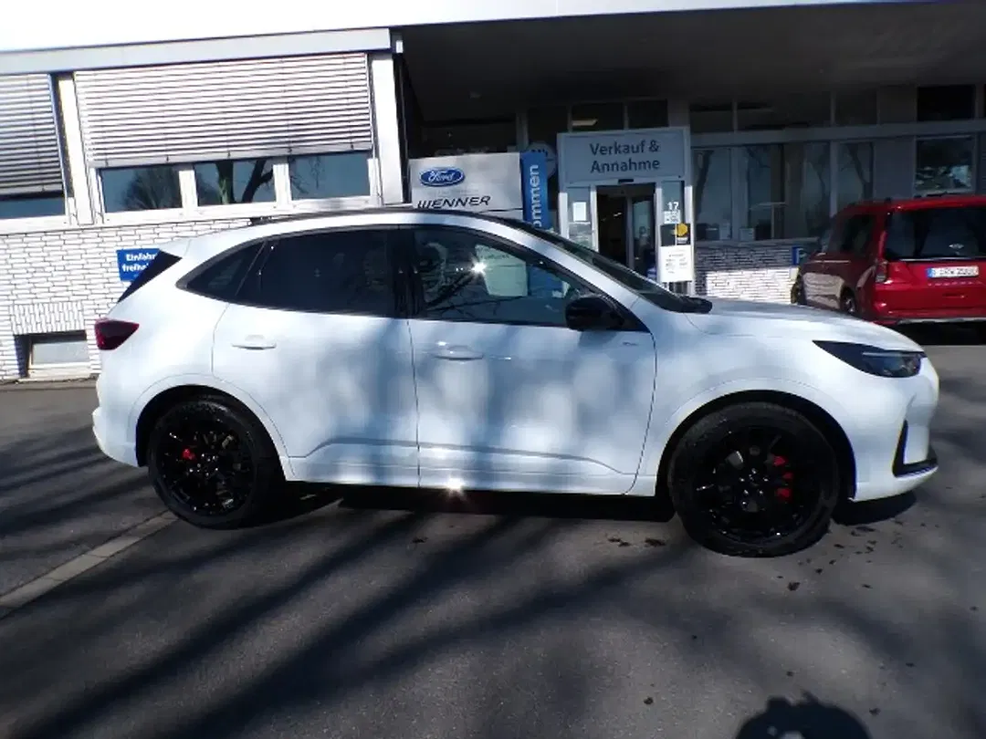 Ford Kuga PHEV ST-Line - Thumbnail 4