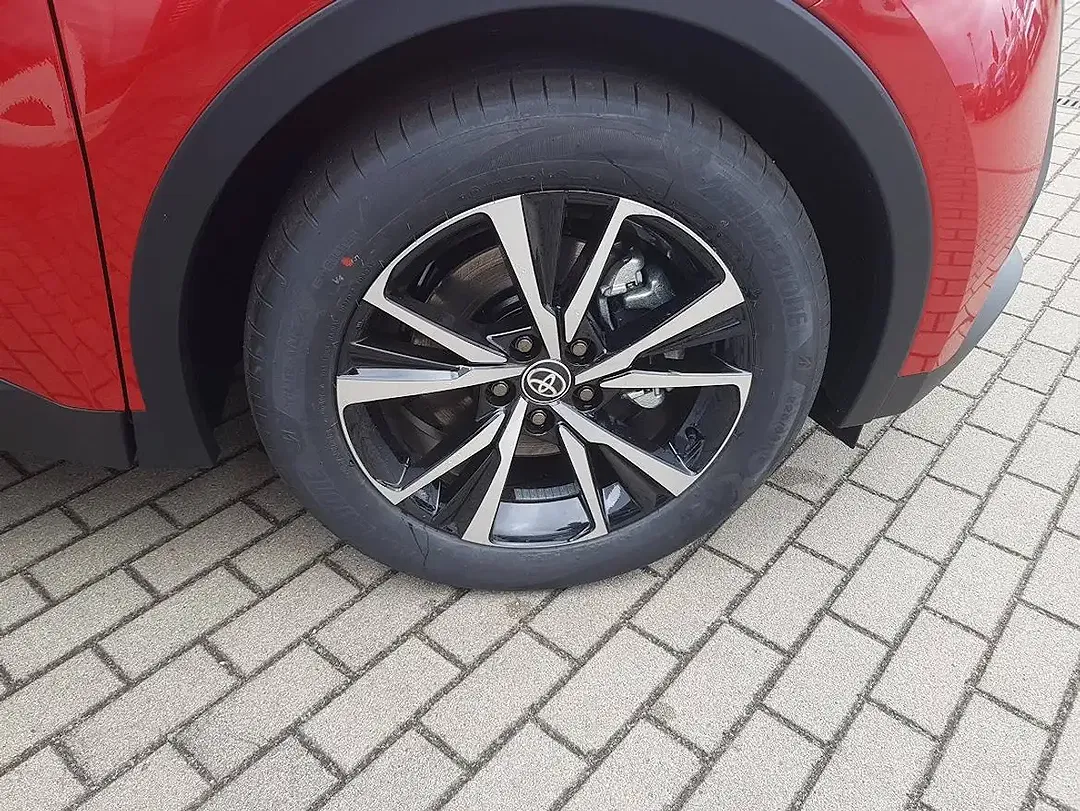 Toyota C-HR Teamplayer - Thumbnail 4