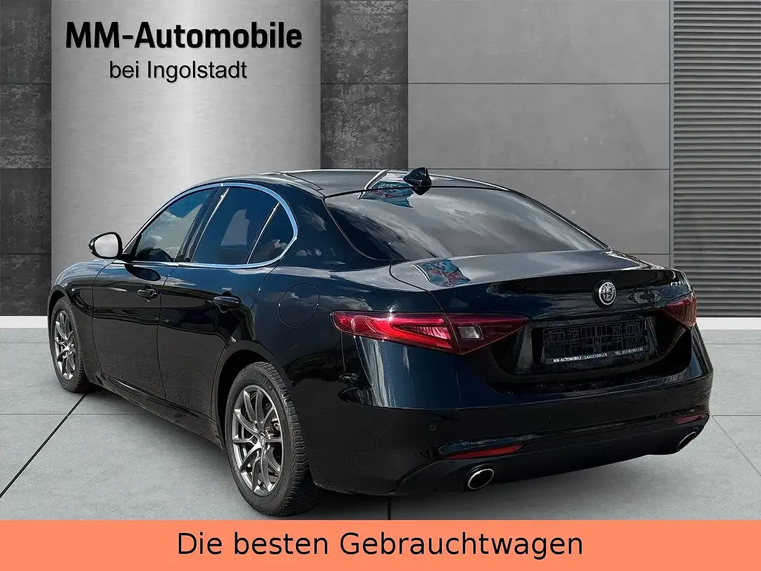 Alfa Romeo Giulia - Thumbnail 3
